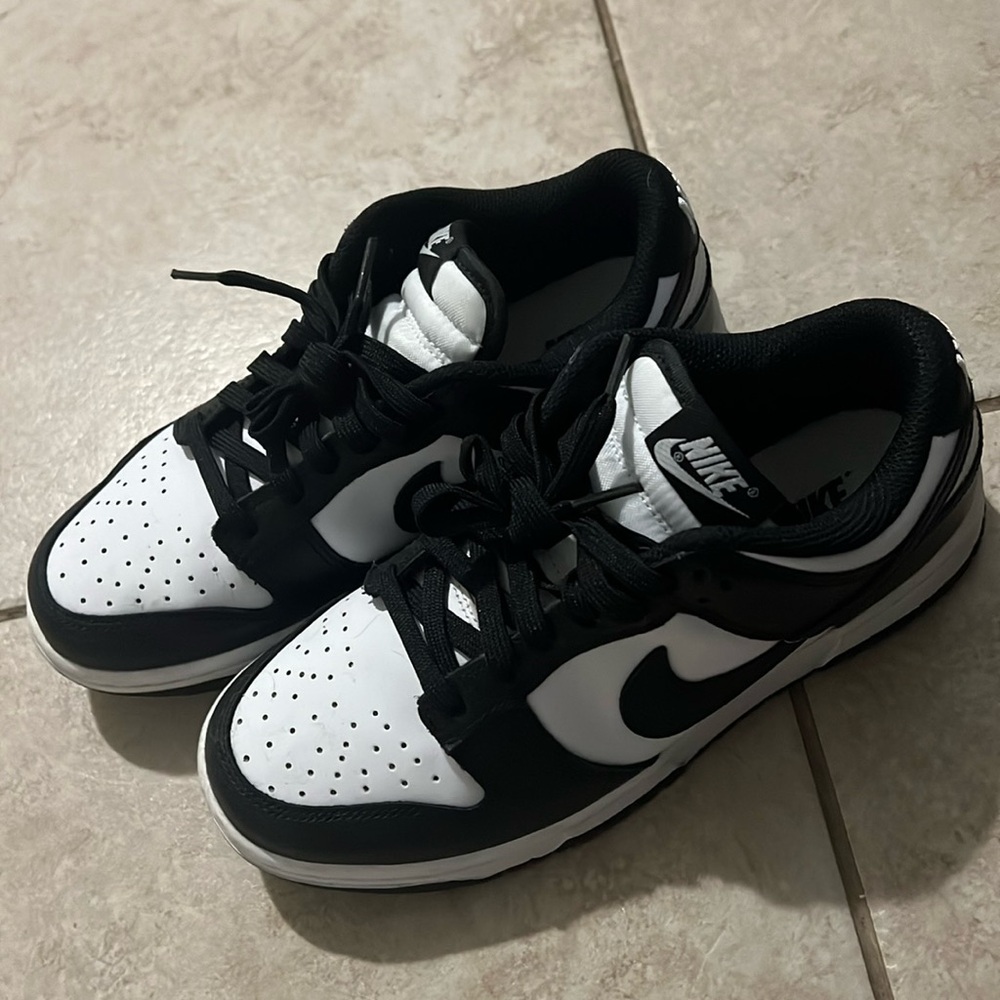 Nike dunks low women’s